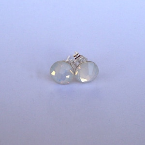 Swarovski Crystal Ohrringe Ohrstecker aus Chirurgenstahl - Ohrstecker mit weißen Opal Kristallen