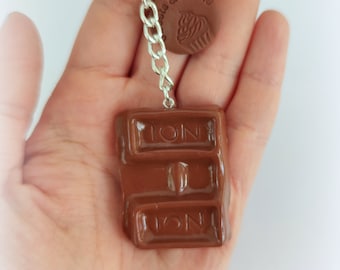 Polymer Clay Chocolate Keychain, Polymer Clay Chocolate Bar, Candy Bar Keychain, Food Jewelry, Food Keychain, Fake Food, Sweet Tooth Gift