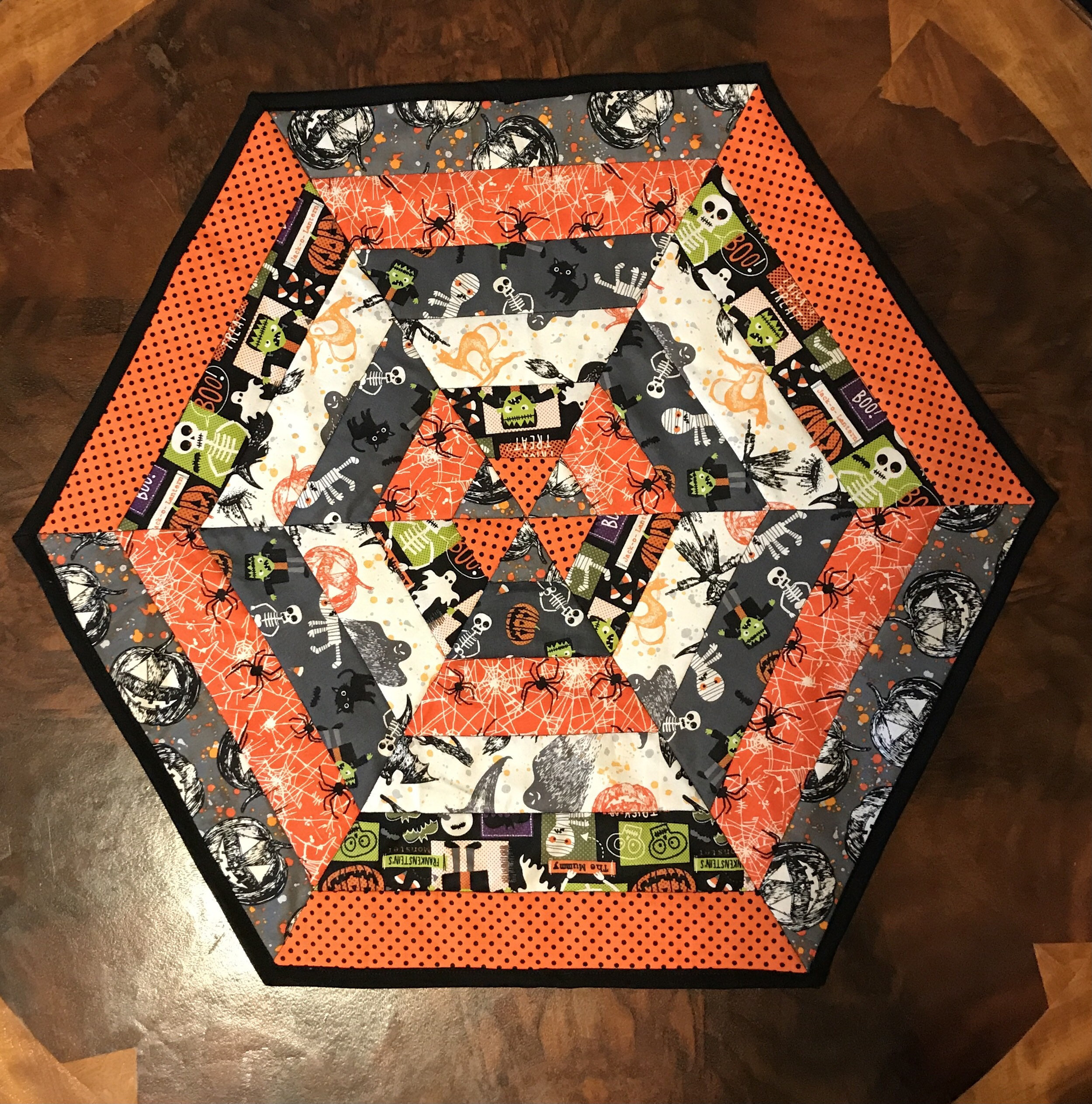 Hexagonal Quilted Halloween Table Topper Table Runner | Etsy