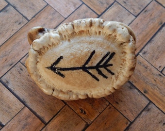 Carved Elk Antler Burr: Native American Arrow Decor
