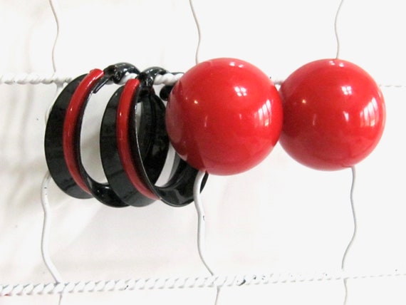 RACY RETRO - Vintage Red and Black Earring Collec… - image 4