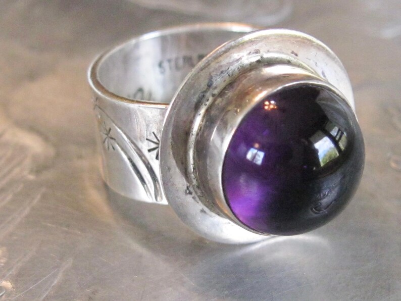 Size 8.25 Glowing Vintage Celestial Shooting Star /& Amethyst Cabochon Orb Ring by Native American Zuni Artist Ben Livingston