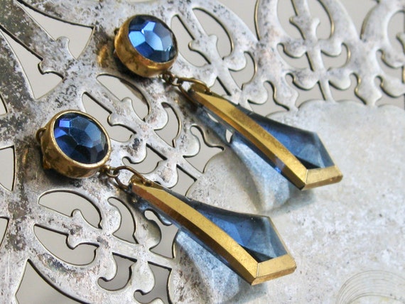Vintage Fancy Vogue Jlry Clip on Earrings - Cornf