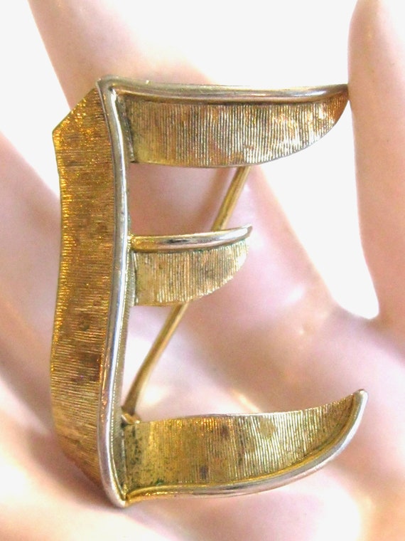 Trifari Letter "E" Pin Brooch, VIntage Inițial Pi… - image 4