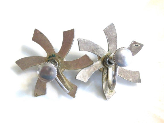 Vintage Enameled Pin Wheel Earrings - Screw On Ba… - image 9