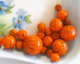 Neiger Brothers Glass Beads - Rare Antique Czech Pressed Molded Orange Glass Loose Beads - Vintage Beads - Graduating Beads - 21 bead Set