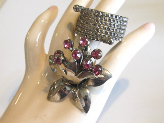 Unique Vintage Swingy Dangle Ring - Pink Rhinesto… - image 1