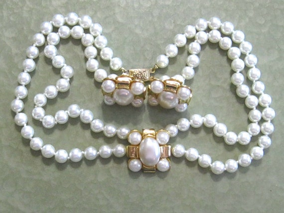 Classy 1980's Pearl Necklace and Earring Set - Vi… - image 4