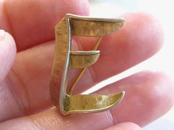 Trifari Letter "E" Pin Brooch, VIntage Inițial Pi… - image 8