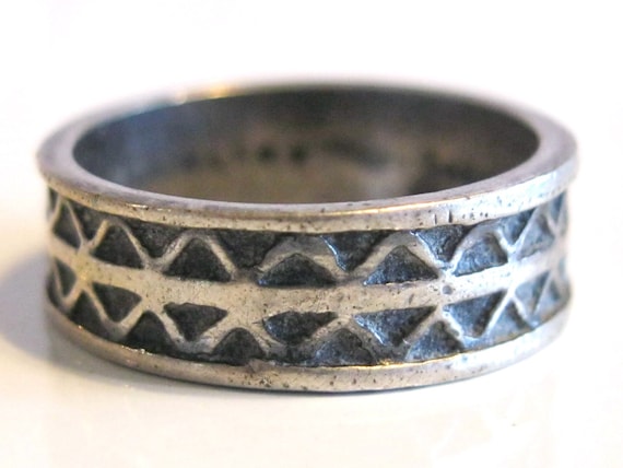 Zig Zag Rows Vintage Native American Navajo Sterling Silver Bracelet Zig Zag Rows Vintage Native American Navajo Sterling Silver Bracelet
