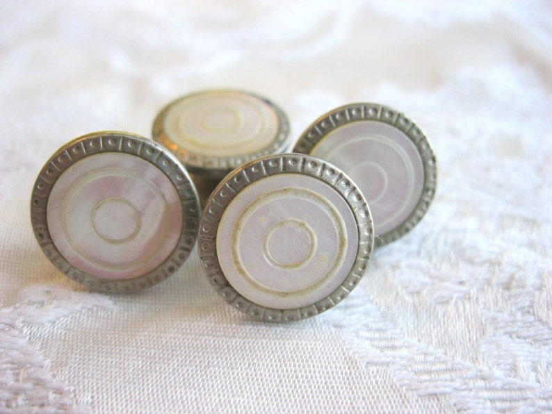 Snap Link Brand Classy Pearly Round Carved Mother of Pearl Shell 1920/'s Art Deco Snap together Cuff Links Matte Silver Toned Metal
