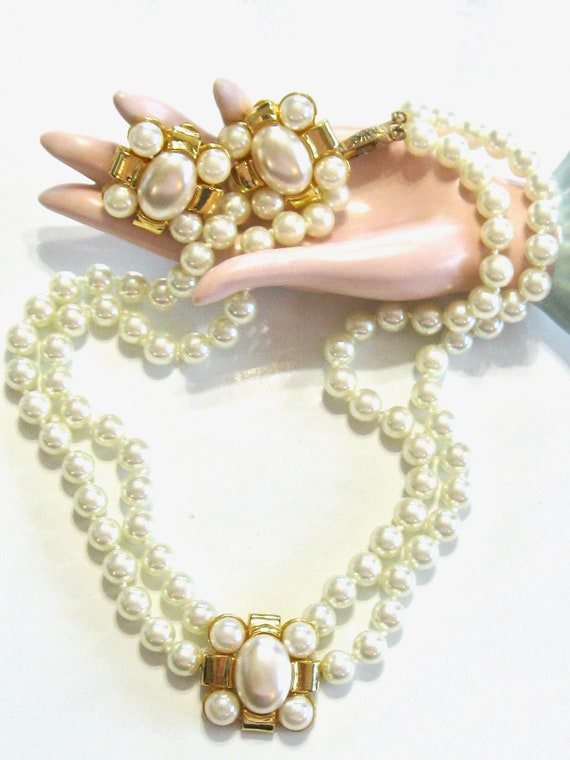 Classy 1980's Pearl Necklace and Earring Set - Vi… - image 8