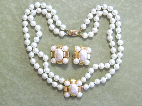 Classy 1980's Pearl Necklace and Earring Set - Vi… - image 1