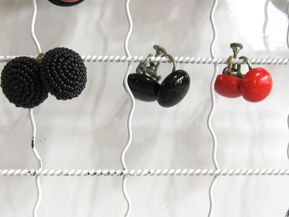 RACY RETRO - Vintage Red and Black Earring Collec… - image 8