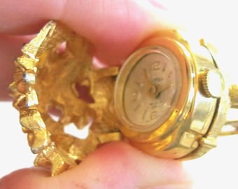 Vintage SAMBA Floral Watch Ring, Gold Tone, 17 Jewels, Swiss Made