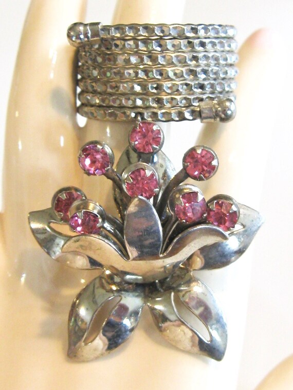 Unique Vintage Swingy Dangle Ring - Pink Rhinesto… - image 5
