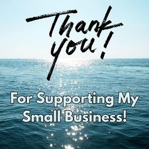 Puede incluir: Imagen con las palabras "Thank You!" en escritura negra sobre una escena de oc&eacute;ano azul. Debajo, el texto dice "For Supporting My Small Business!" en una fuente blanca sin serifa. El cielo es azul claro y despejado.