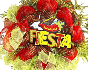 Fiesta Party decoration, Cinco De Mayo decor, Fiesta Chili Pepper Wreath, Latino Party wreath, Spanish decor, Fiesta Time, Mexican Decor