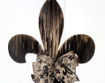 Fleur de Lis door hanger, Saints door hanger, Fleur de Lis decoration, Saints inspired door hanger, painted wooden Fleur de Lis, Cajun decor