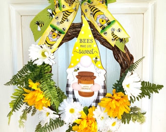 Bumble Bee Gnome wreath, Spring and Summer Bee wreath, Gnome wreath, Grapevine Bee wreath, Mother's Day gift, Gnome collector gift