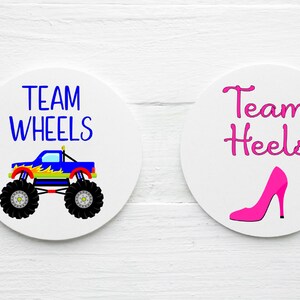 Étiquettes personnalisées brillantes Team Wheels à talons, thème genre, révélateur de faveurs - la moitié de chaque - étiquettes cadeaux - HOW026 - tailles 1,5 po. 2 po.