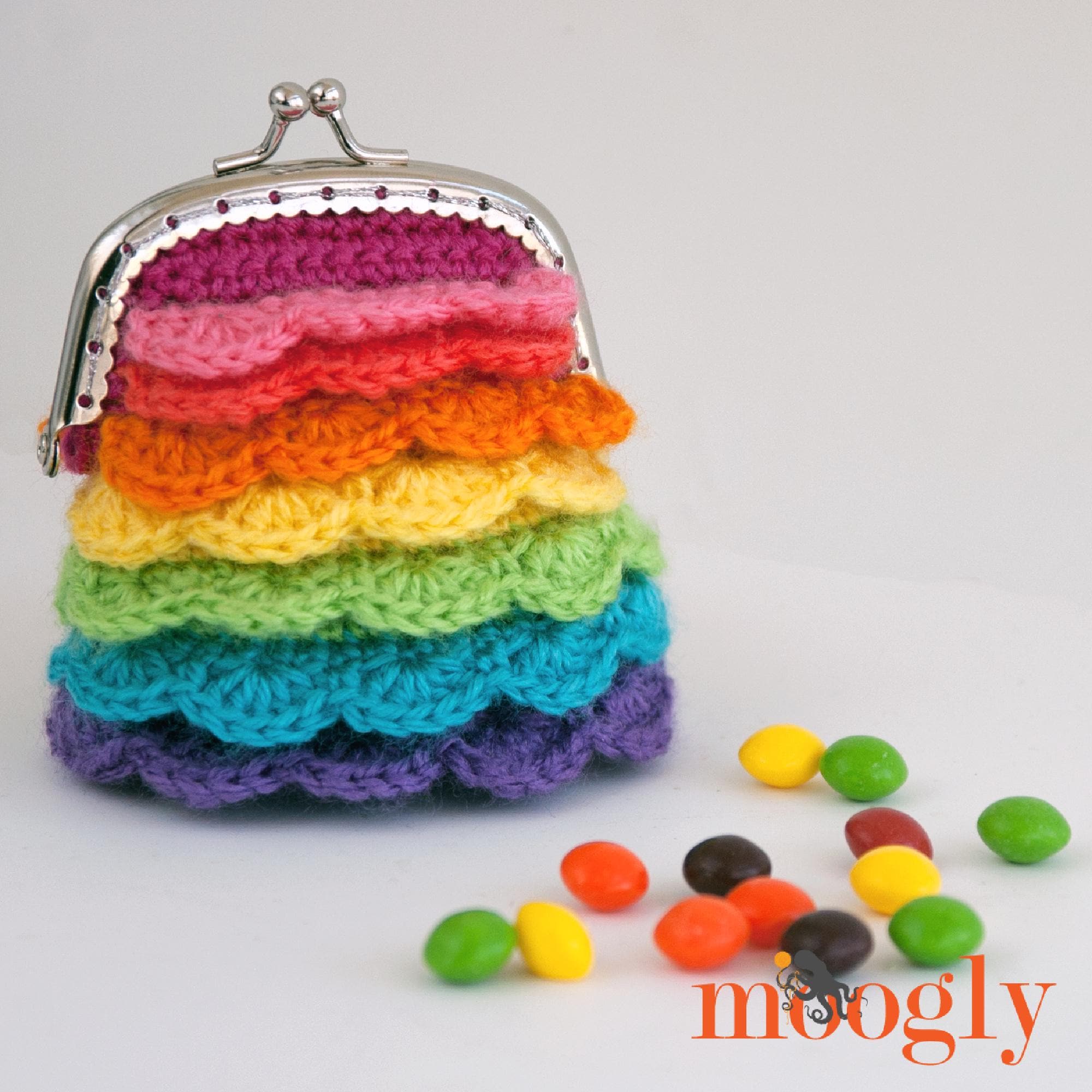 40 Small Purse Crochet Patterns for Chic, Portable Bags and Mini Accessories 4 Bonbon Kisses Pouch
