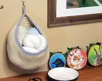 Schema PDF per cestino da uncinetto da appendere al muro - Livello intermedio con filato sportivo