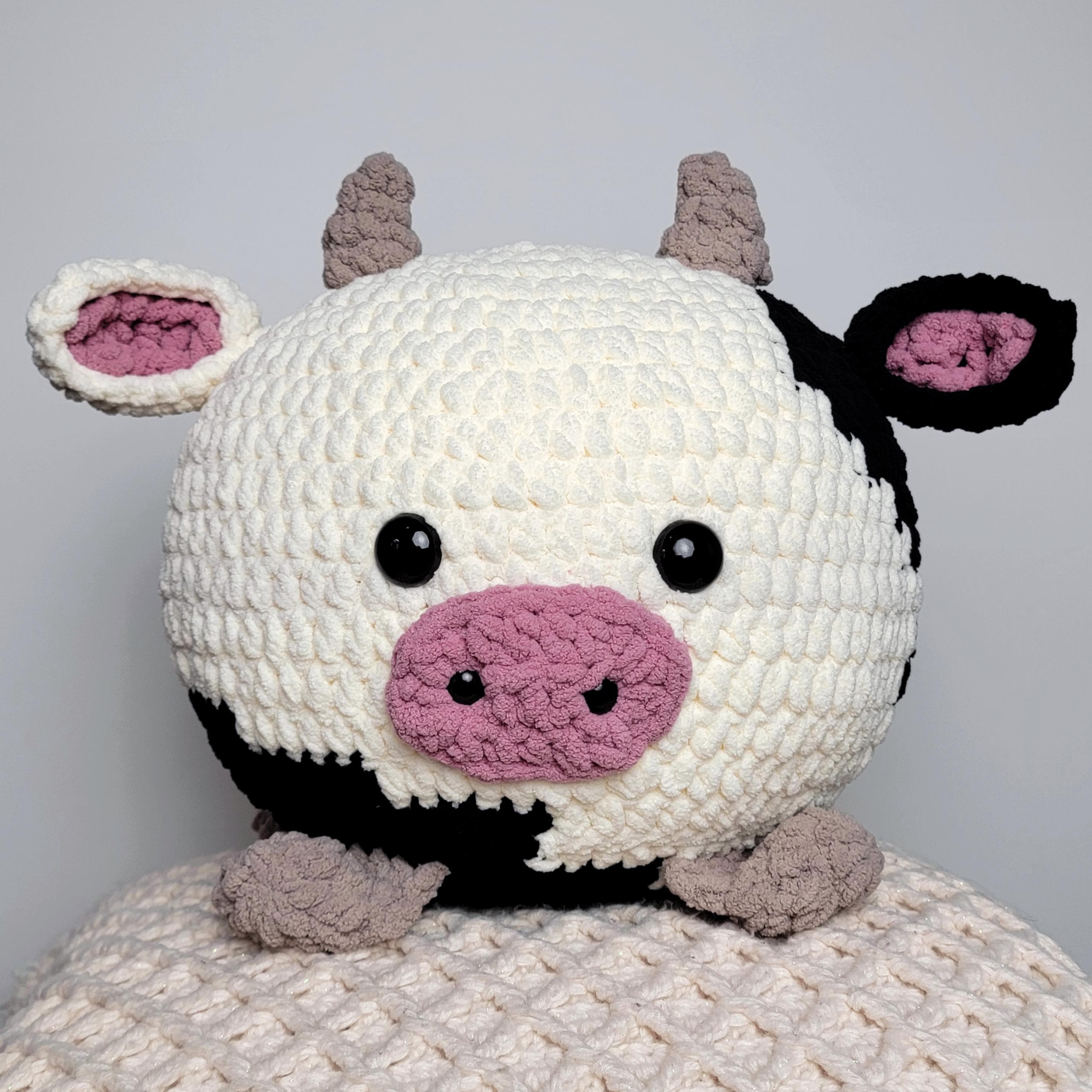 40 Crochet Stuffies with Cows, Frogs, Koalas, and Cthulhu 5 Crochet Cow Squish Easy Stuffie Amigurumi