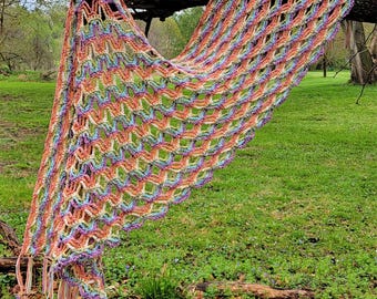 Patrón de crochet para chal de celosía arcoíris (PDF): flecos, reversible, malla, lana peinada