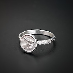 Hummingbird Ring, Sunbird Jewelry Signet Ring Silver, Nature Ring, Engraved Signet Ring, Engraved Ring 925 Sterling, Hummingbird Jewelry Art