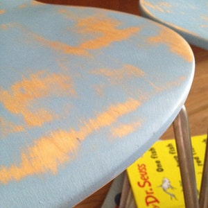 Painted Children's Chairs Set of Two Bild 4