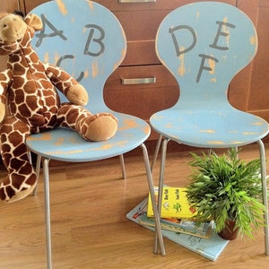 Painted Children's Chairs Set of Two Bild 1