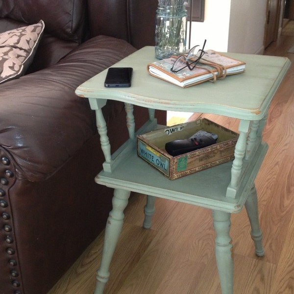 Vintage Farmhouse Country End Table