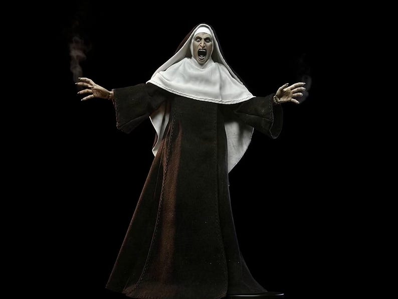 Gruselige Nonne – Halloween-Projektionsvideo, Dämonische Nonne mit roten Augen – Schreckmoment, Fensterprojektor-Loop, Gruselige Halloween-Deko, HD-Download Bild 4