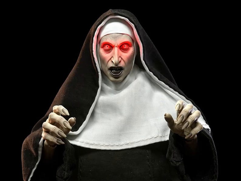 Gruselige Nonne – Halloween-Projektionsvideo, Dämonische Nonne mit roten Augen – Schreckmoment, Fensterprojektor-Loop, Gruselige Halloween-Deko, HD-Download Bild 2