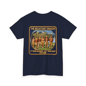 Camiseta vintage da tripulação do bombardeiro Reluctant Dragon | Patch da Força Aérea Chinesa de 1942