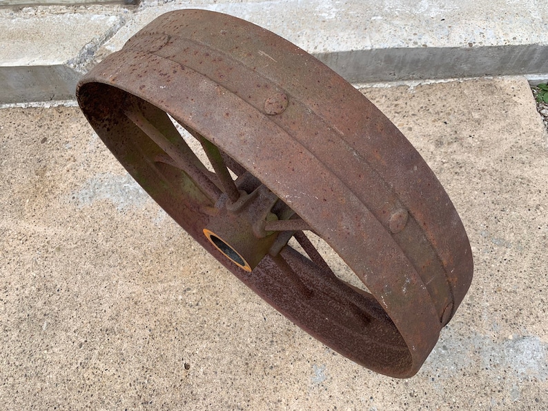 Large Heavy Farm Garden /& Yard Decor Repurposed Salvaged Parts Antique 28 Metal Wagon Wheel