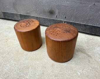 Vintage MCM Faux Wood Column Salt & Pepper Shakers