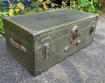 Vintage WWII Military Foot Locker Trunk w/ Insert Tray 1947
