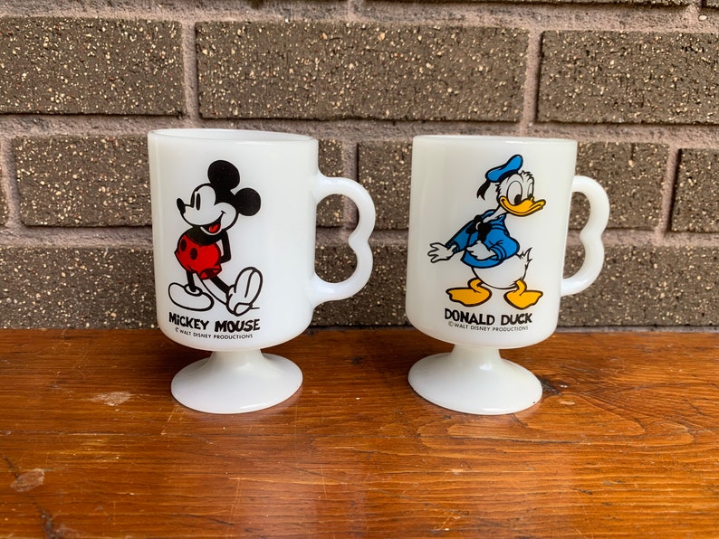 Vintage Mickey Mouse & Donald Duck Milk Glass Mugs, Walt Disney Productions bild 1