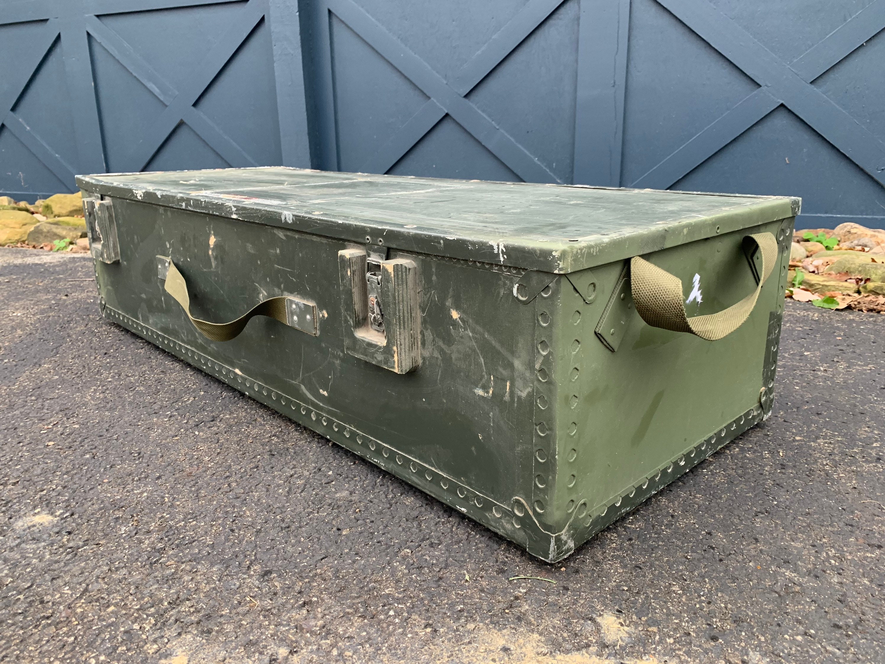 Vintage US Army Military Miller Mfg Foot Locker Trunk Chest Storage Box  Green