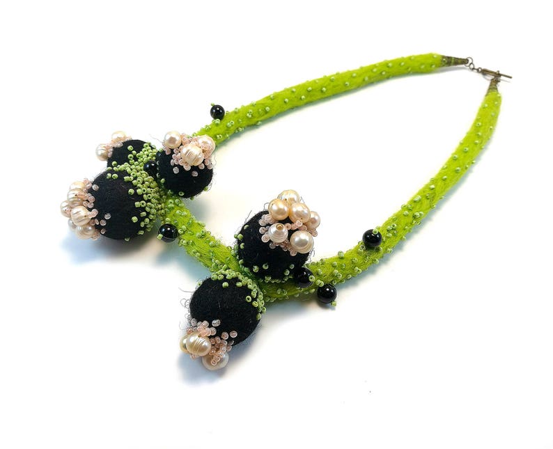 In Bloom Necklace, Pearls Necklace, Felted Wool Necklace, Felt Jewelry, Statement Felted Necklace, Spring Flowers image 4
