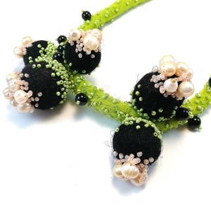 In Bloom Necklace, Pearls Necklace, Felted Wool Necklace, Felt Jewelry, Statement Felted Necklace, Spring Flowers image 3