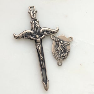 Ensemble de chapelet - chapelet de saint Michel - épée de saint Michel - bronze ou argent sterling - fournitures de chapelet en bronze - Reproduction - fabriqué aux États-Unis