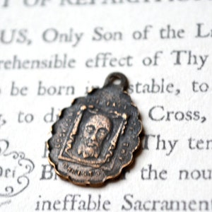 Small Veronica&#39; Veil - St. Joseph and Child Jesus Medal - Bronze - 16mm - Holy Face of Jesus - St Joseph Medal - Holy Face Medal (M-556)