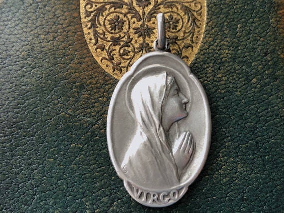 Large Silver Virgo Maria Medal - Mary Medal - Rea… - image 3