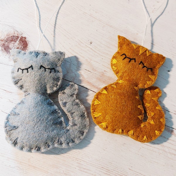 Felt tabby cat ornament - wool blend felt home decoration -  pet pemperer - gift idea for Baby shower - sleeping kitty for catlover friend