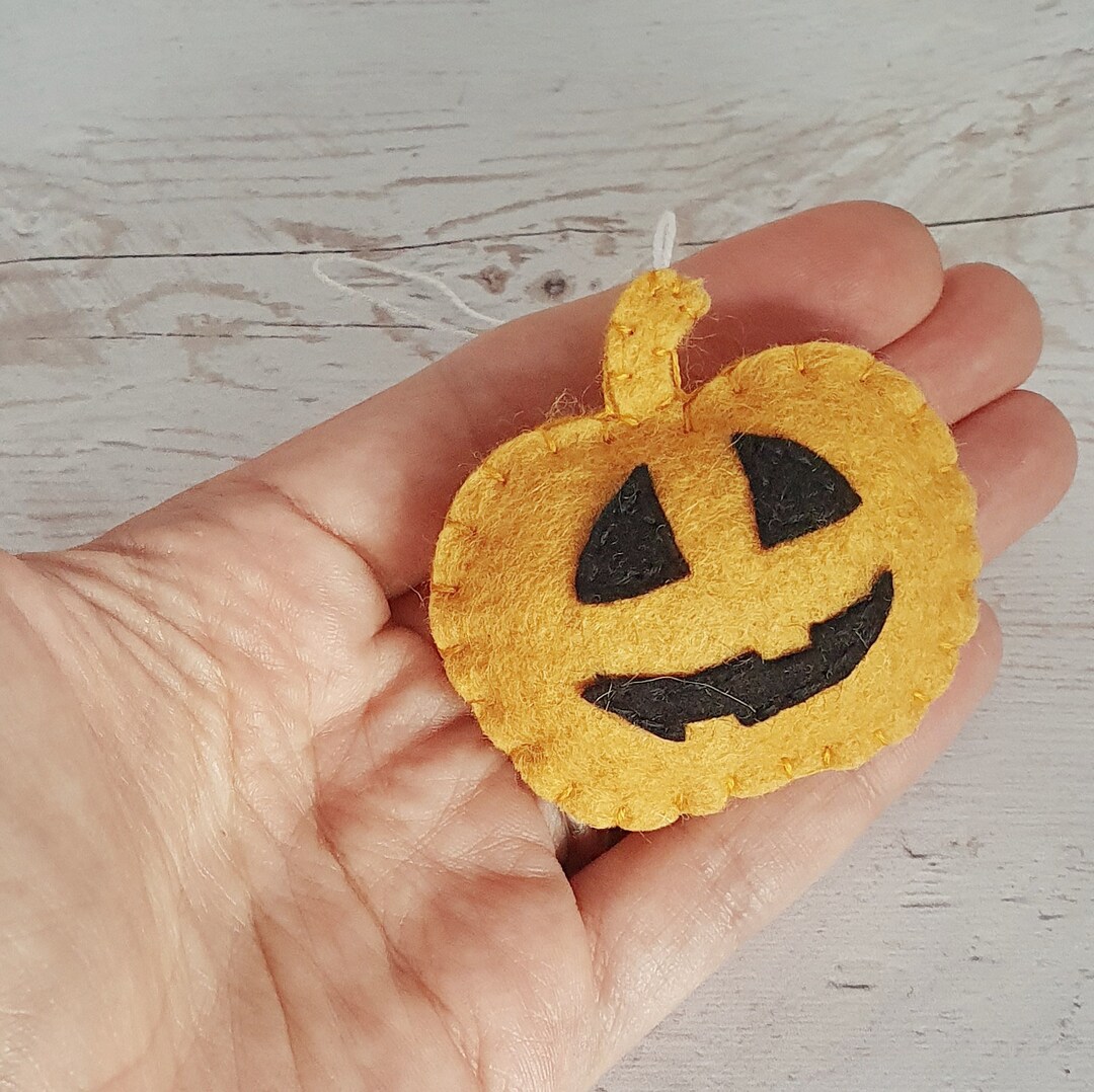 Handmade Felt Jack-o'-lantern Ornament Set: Halloween Pumpkin Decor - Etsy