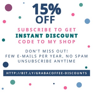 Puede incluir: Un gr&aacute;fico blanco con texto azul marino que ofrece un "15% DE DESCUENTO". La imagen promueve un descuento con las palabras "SUSCR&Iacute;BETE PARA OBTENER UN C&Oacute;DIGO DE DESCUENTO INSTANT&Aacute;NEO PARA MI TIENDA" e incluye una URL.