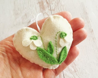 Snowdrop heart ornament, Spring decoration, snowdrops